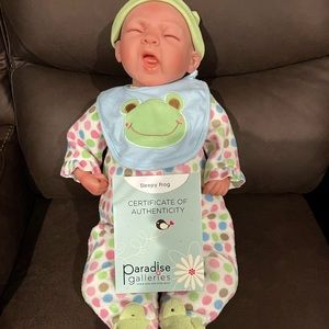 Sleepy, frog, paradise galleries, doll